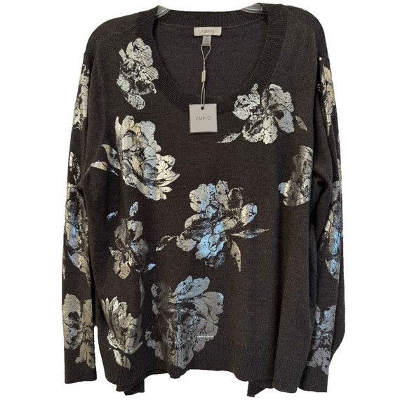 Cupio Sweaters - NWT Women's Size 2X Cupio Grey Silver Foil Floral Print Round Neck Sweater